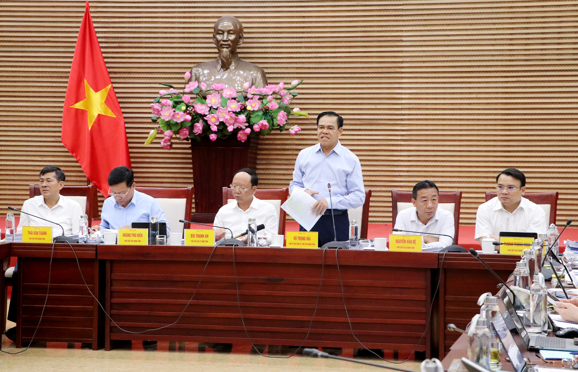 Anh-tin-bai